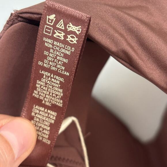 NWT Skims Wireless Form T-Shirt Bra in Garnet - Size 44DD - Picture 6 of 6